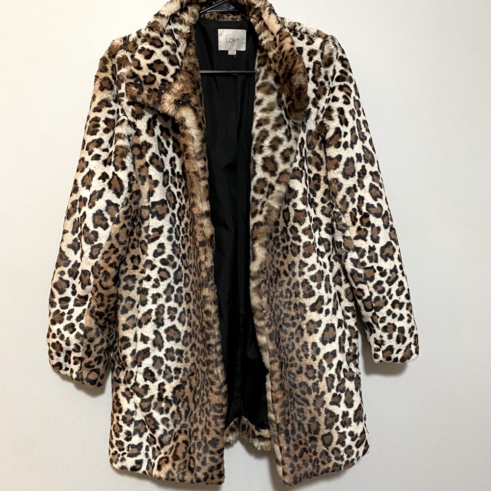 Loft Leopard Button Coat Size XS EEUC